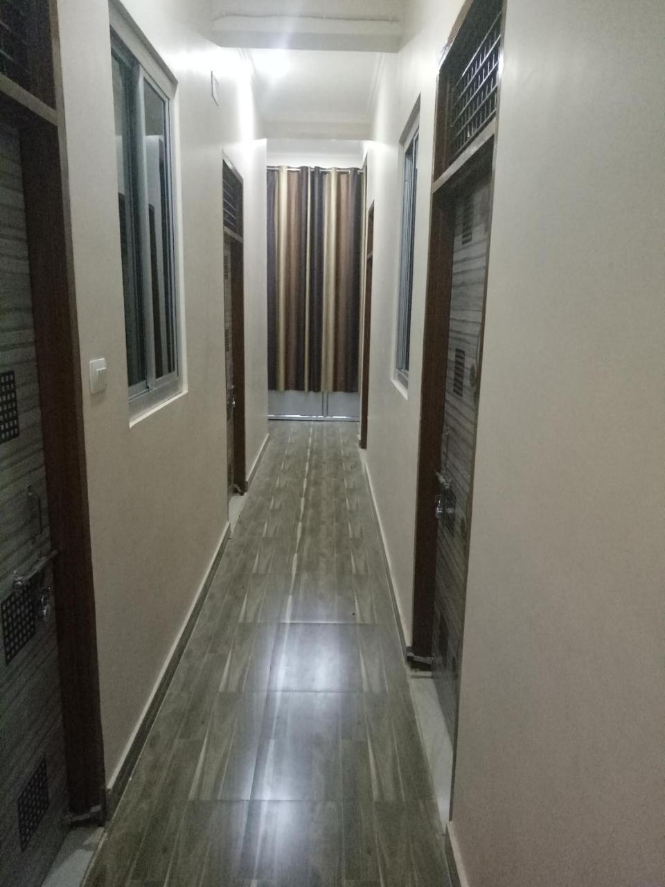 Hotel Ganga Vilas Colonelganj エクステリア 写真
